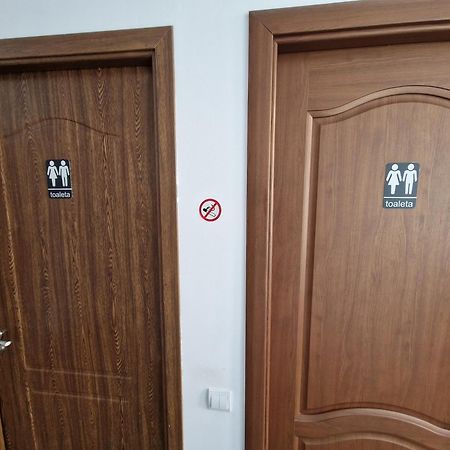 Hostel Andrei Iasi Exteriör bild